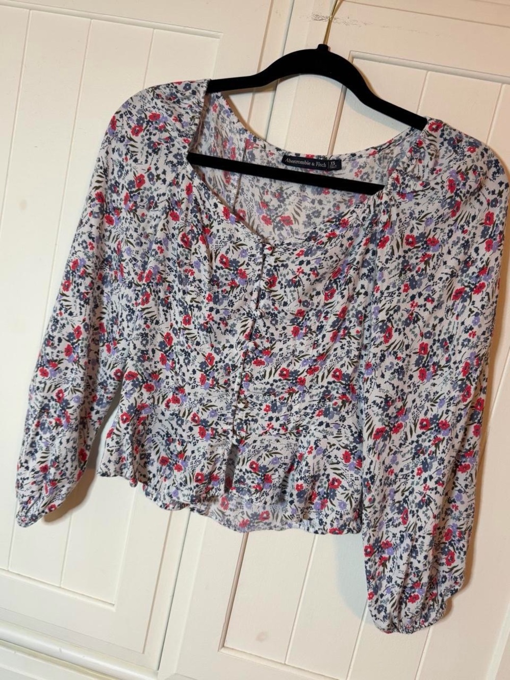 Abercrombie & Fitch White Floral Button-Front Peplum Blouse